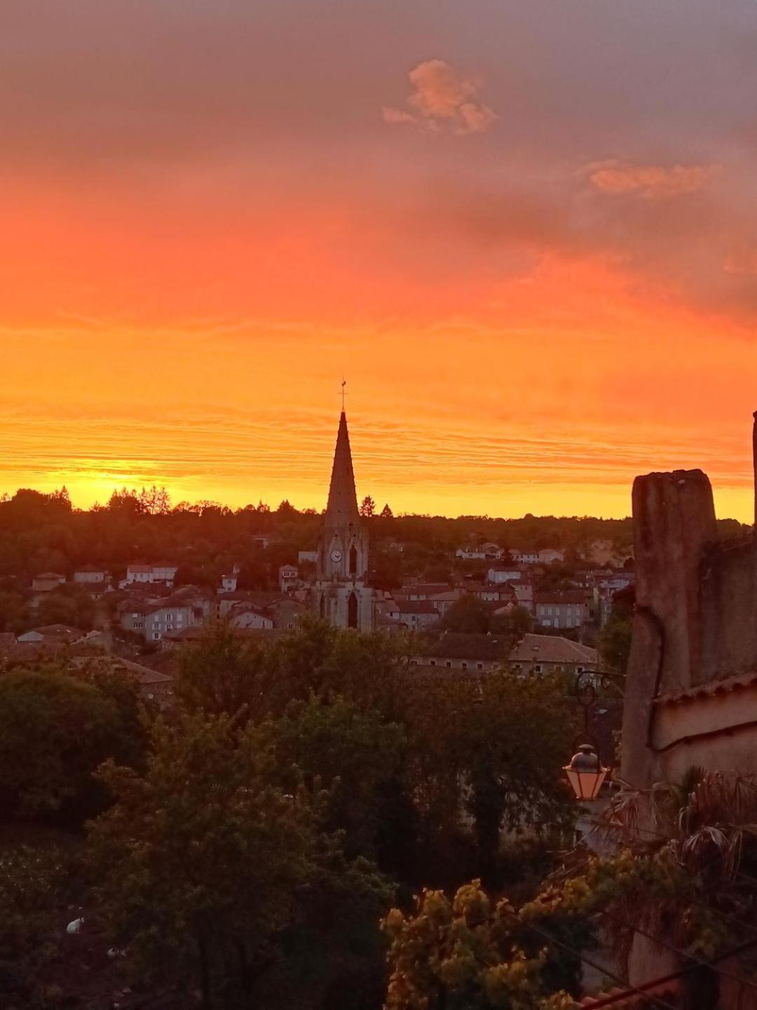'Quelle Belle Vue' Chambre D'Hote Confolens Exteriör bild