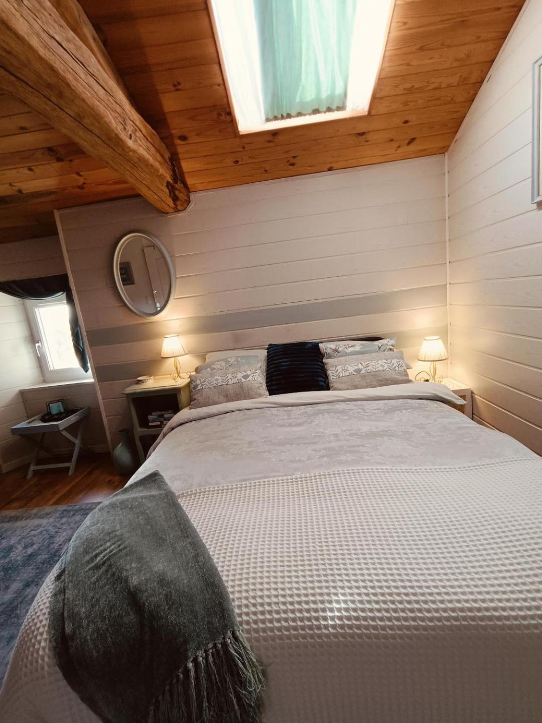 'Quelle Belle Vue' Chambre D'Hote Confolens Exteriör bild